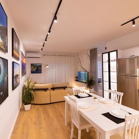 Victoria Lungomare Apartment Vlorë エクステリア 写真