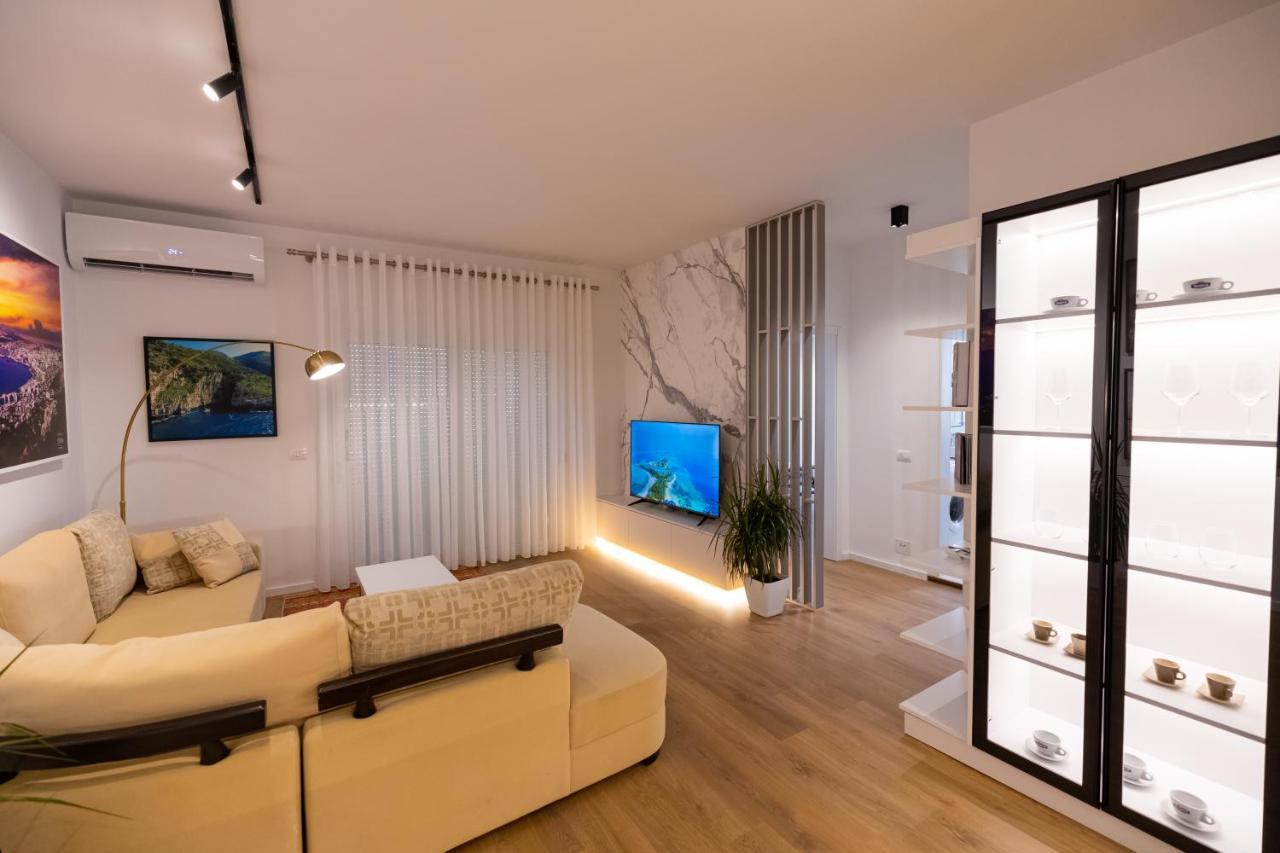 Victoria Lungomare Apartment Vlorë エクステリア 写真